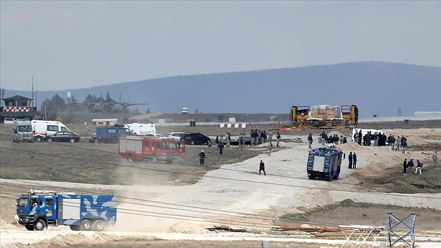 Turkiye: Srušio se vojni trenažni avion