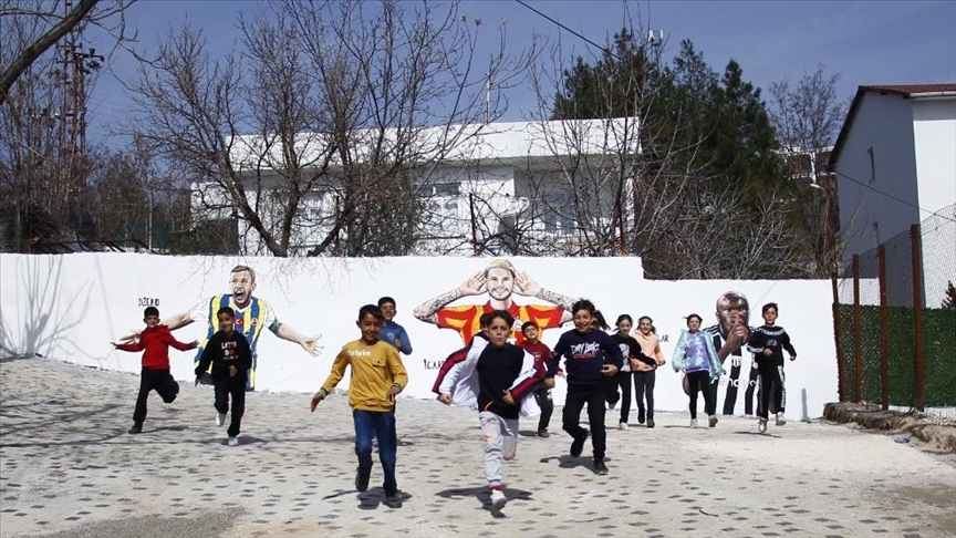 Turkiye: Djeca muralima Džeke, Icardija i Aboubakara ganula milione korisnika društvenih mreža