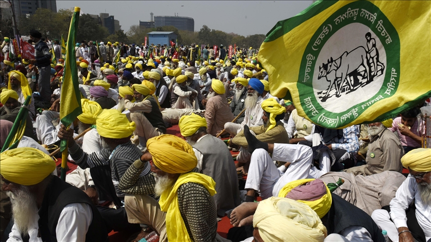 Thousands of Indian farmers gather in capital to press for ‘minimum crop prices’