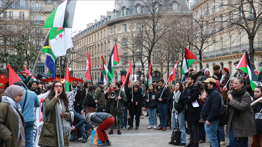 College students stage protest in Paris towards Israeli assaults in Gaza