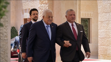 ملك الأردن يؤكد لعباس ضرورة إدامة التنسيق لتفادي التصعيد بالأقصى