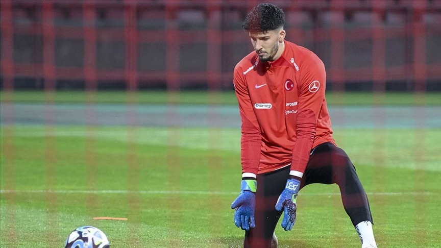 Altay Bayındır, sakatlığı nedeniyle A Milli Futbol Takımı'nın hazırlık maçlarını kaçıracak