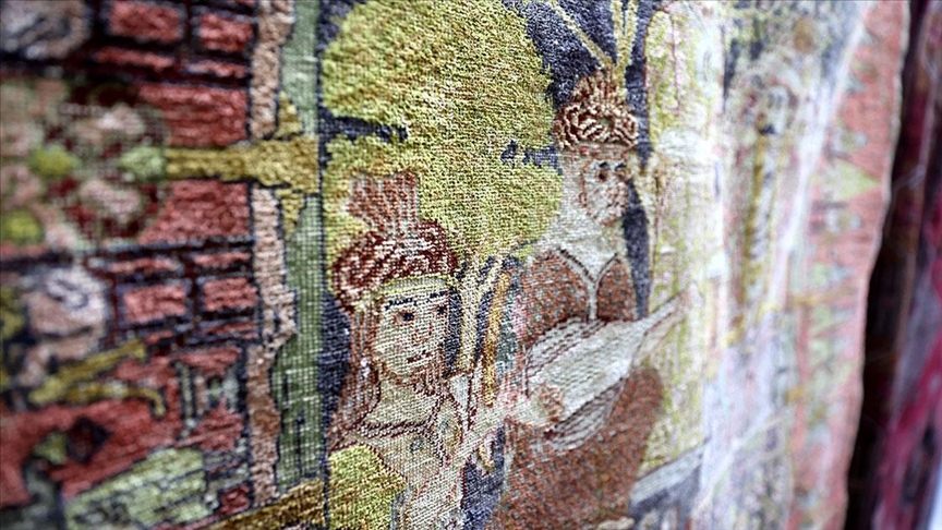 Sivas'ta 1000 yıllık Selçuklu halısı müzede sergileniyor 