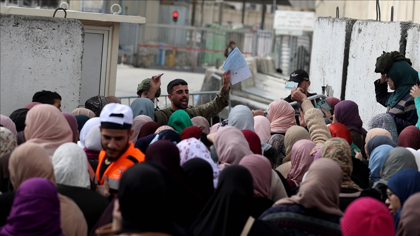 Israel restricts Palestinians’ access to Al-Aqsa Mosque on 1st Friday of Ramadan