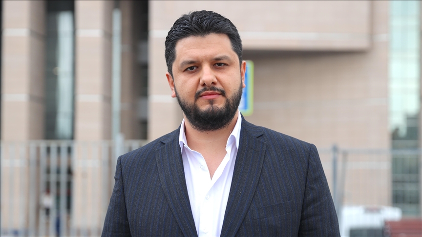 Eyüpsultan'daki trafik kazasında hayatını kaybeden Aci'nin ailesinin avukatından adliye önünde açıklama