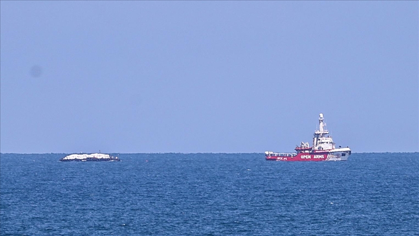 First aid ship reaches Gaza shores