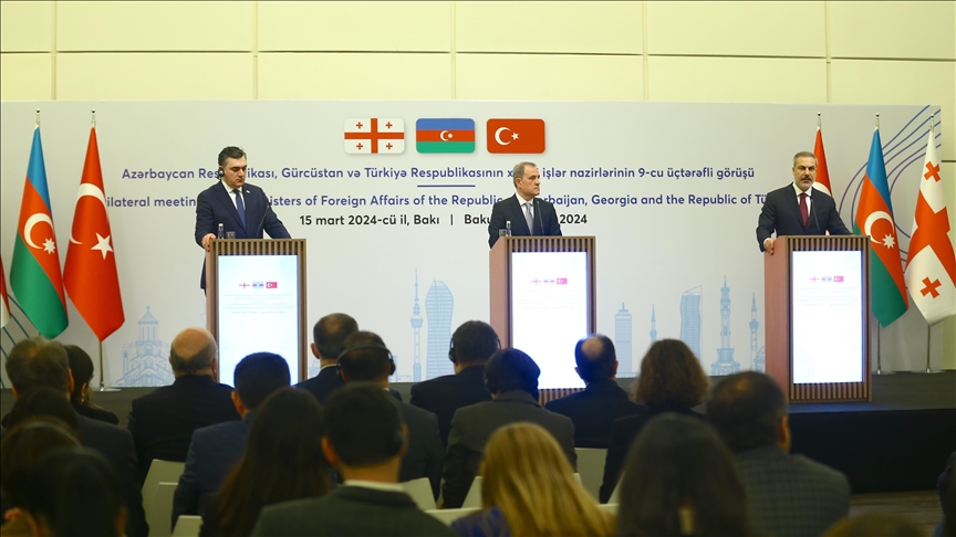 باكو.. انطلاق الاجتماع الثلاثي لوزراء خارجية تركيا وجورجيا وأذربيجان