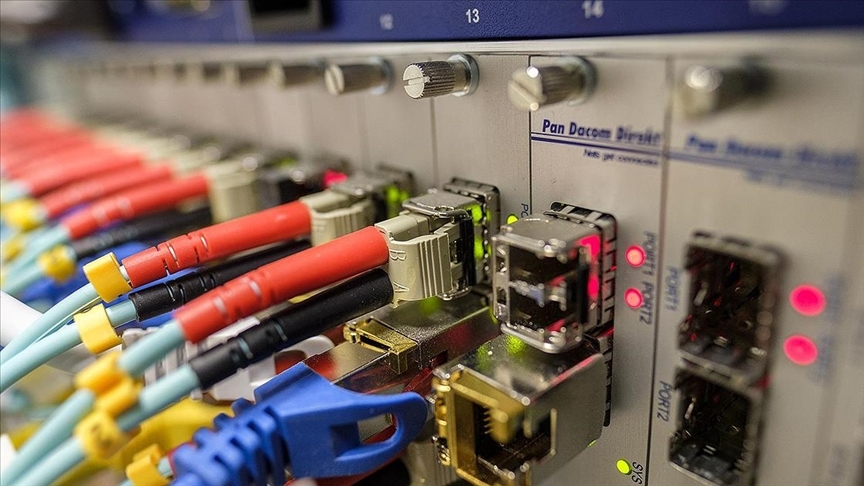Deniz altı hatlarındaki arızalar nedeniyle Afrika'da birçok ülkede internet kesildi