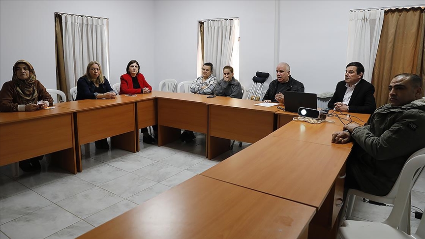 Hayatını kendisi gibi engelli bireylere haklarını anlatmaya adadı
