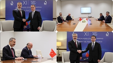 Глава МИД Турции провел встречи с коллегами из Азербайджана и Грузии