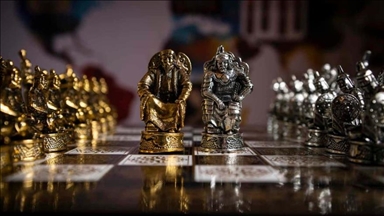 Монгольский набор шахмат «Нухурлул» передан во Всемирный зал шахматной славы 