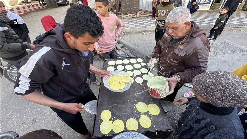 لأول مرة.. حلوى القطايف تغيب عن موائد رمضانية في غزة