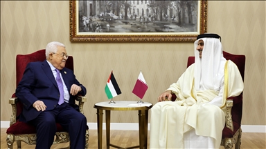 عباس وأمير قطر يؤكدان وجوب انسحاب إسرائيل من كامل غزة