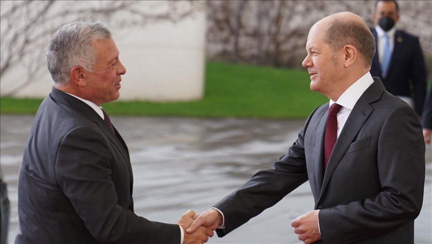 German Chancellor Olaf Scholz arrives in Jordan for meeting with King ...