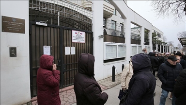 В Кишиневе бросили бутылки с зажигательной смесью в посольство РФ