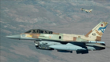 الطيران الحربي الإسرائيلي يستهدف مواقع شمالي دمشق