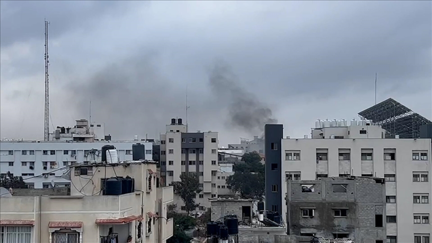 غزة.. قتلى وجرحى إثر اقتحام قوات إسرائيلية مستشفى الشفاء بشكل مفاجئ