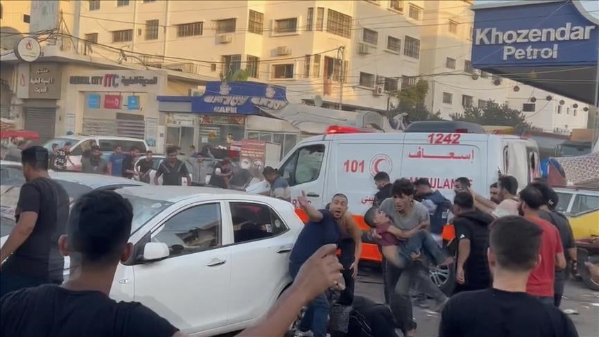Israeli forces beseige Al-Shifa Hospital in Gaza