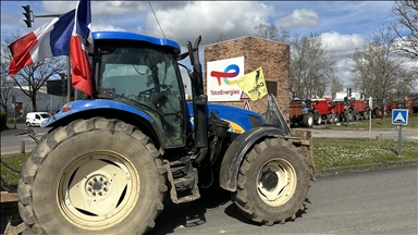 France : le site TotalEnergies à Pau bloqué par les agriculteurs