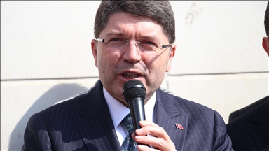 Adalet Bakanı Tunç: (Trabzonspor-Fenerbahçe maçındaki olaylar) Futbolcularla ilgili soruşturma söz konusu değil 