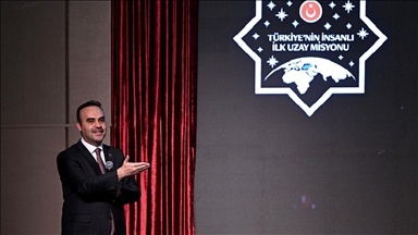 Bakan Kacır: Türk milletini her alanda dünyada lider kılmak adına çalışmalarınızı sürdürüyor olun
