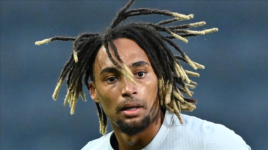 Bayern Munich's Sacha Boey out for several weeks due to hamstring injury Bayern Munich's Sacha Boey out for several weeks due to hamstring injury