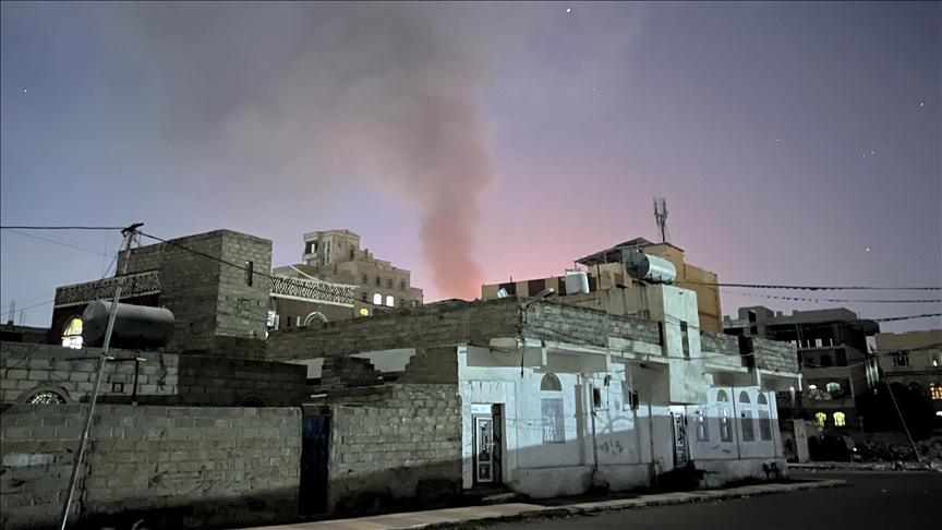 الحوثي: هجوم أمريكي بريطاني يستهدف الحديدة غربي اليمن 