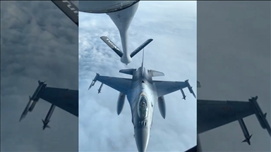 Hava Kuvvetlerinden Romanya F-16'larına havada yakıt ikmal desteği