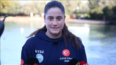 Turkish swimmer Aysu Turkoglu completes Cook Strait crossing in 7 hours, 21 minutes
