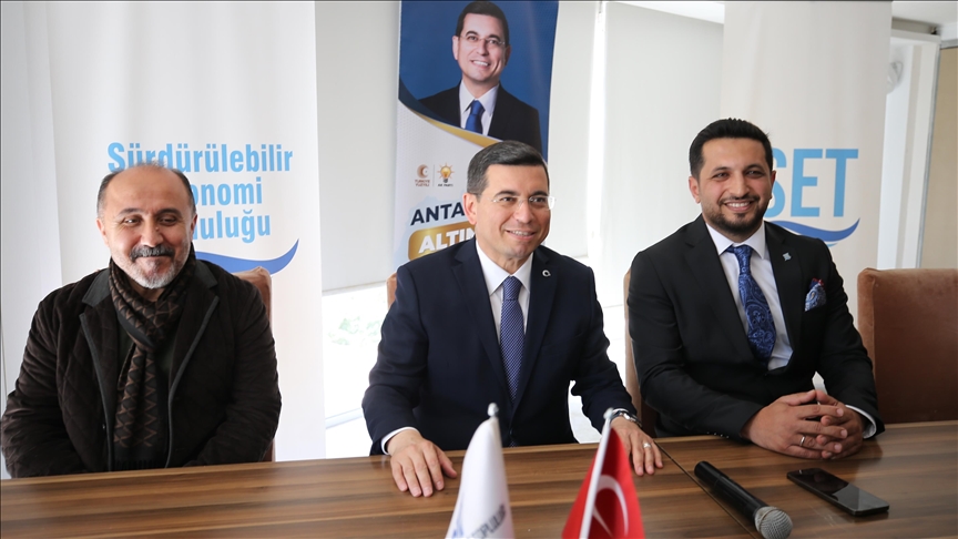 Cumhur İttifakı Antalya Büyükşehir Belediye Başkan Adayı Tütüncü, ulaşımla ilgili projelerini anlattı