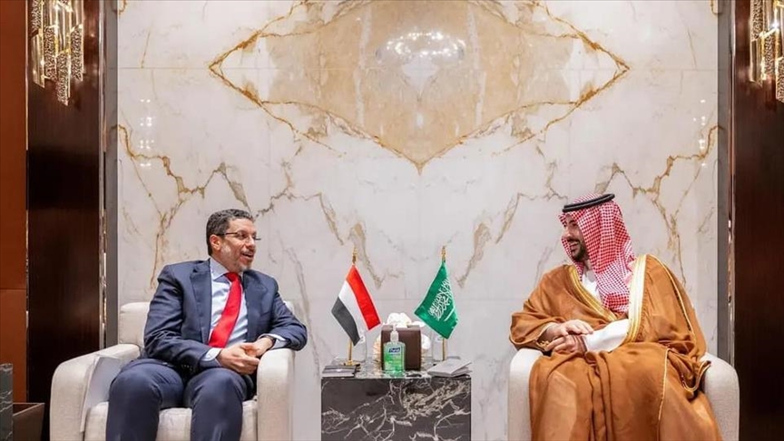 مباحثات سعودية يمنية تتناول استكمال وتنفيذ "خارطة الطريق"