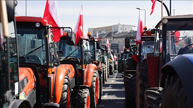 Polonya'da hükümet ile uzlaşan çiftçiler protestolarına son verdi