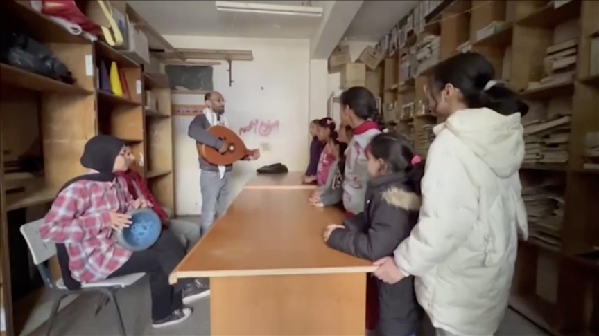 Gazze'de çocuklar müzik eğitimiyle savaş korkusunu yenmeye çalışıyor