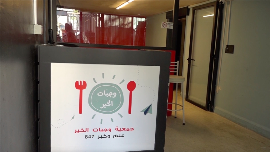 "وجبات الخير".. شعاع أمل يُنير طرابلس اللبنانية (تقرير)