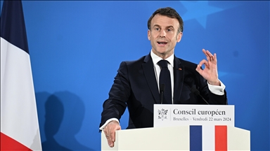 Macron dénonce la "nervosité" et l'"indignité" des réactions de dirigeants russes contre la France
