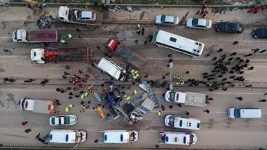Bursa'da 4 kişinin öldüğü tır kazasında şoför ile firma yetkilileri 