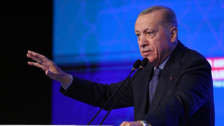 Cumhurbaşkanı Erdoğan: Türk ekonomisinin lokomotifi İstanbul'u belediyecilik hizmetlerinde tekrar zirveye taşıyacağız