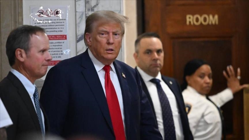 Trump says he has nearly $500M in cash, in contradiction with his lawyers' claims