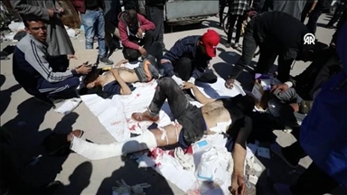 Седум Палестинци се убиени во израелско гранатирање на луѓе кои чекале хуманитарна помош во Газа
