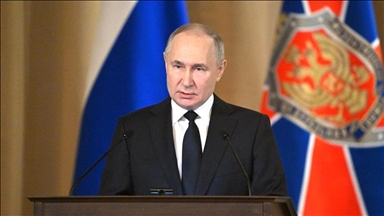 Putin sulmin në sallën e koncerteve në Moskë e quan “masakër të qëllimshme”