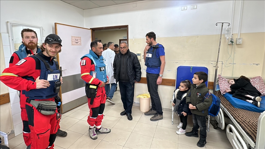 World Health Organization transfers 2 sick children from northern Gaza to Rafah crossing World Health Organization transfers 2 sick children from northern Gaza to Rafah crossing