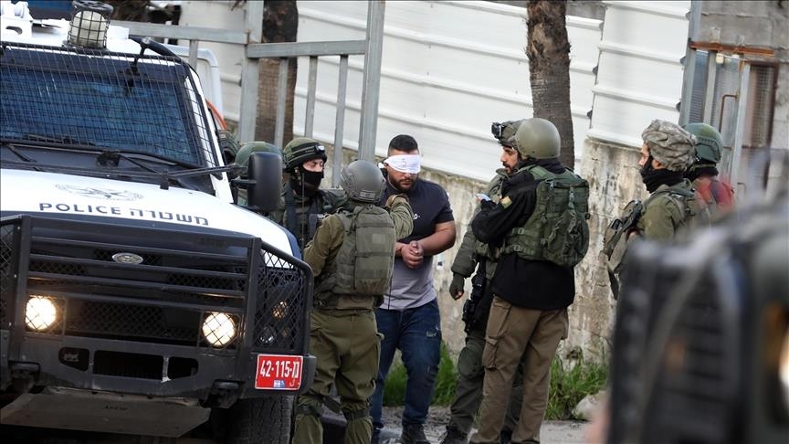 16 more Palestinians detained in Israeli raids in West Bank