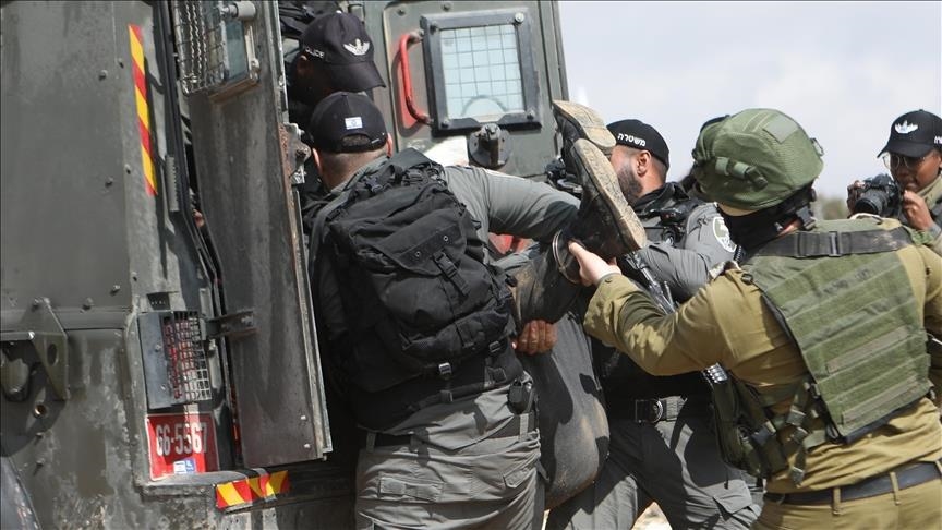 إسرائيل اعتقلت 5 غزيين بالضفة خلال أسبوع