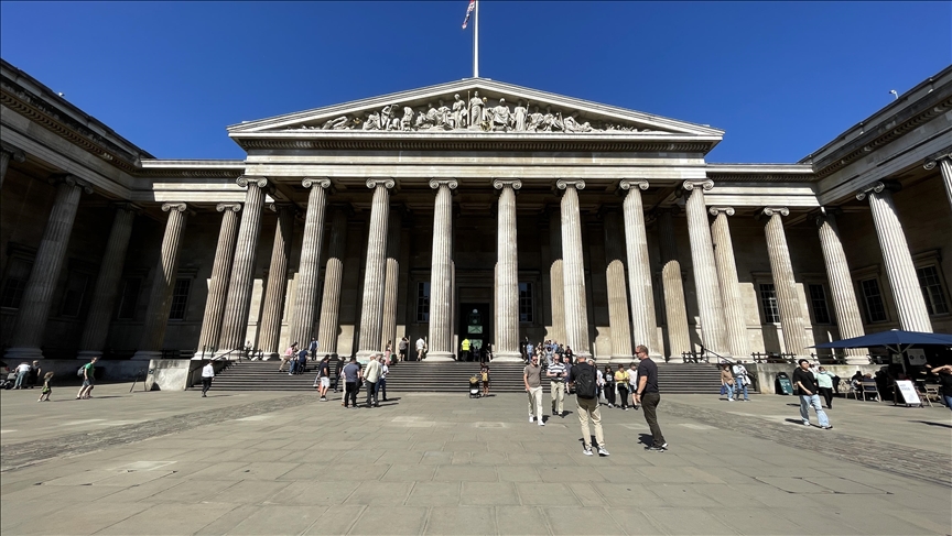 British Museum, İsrail'le işbirliği bulunan bp'nin sponsorluğu nedeniyle protesto edildi