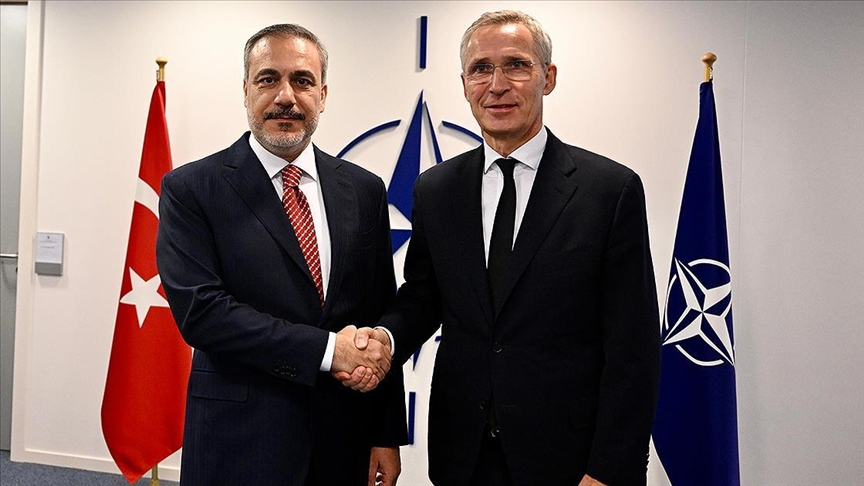 Turkish foreign minister, NATO chief discuss forthcoming meeting, regional developments