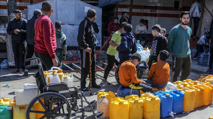 Displaced Palestinians in Rafah struggle with water shortage as it reaches life-threatening proportions
