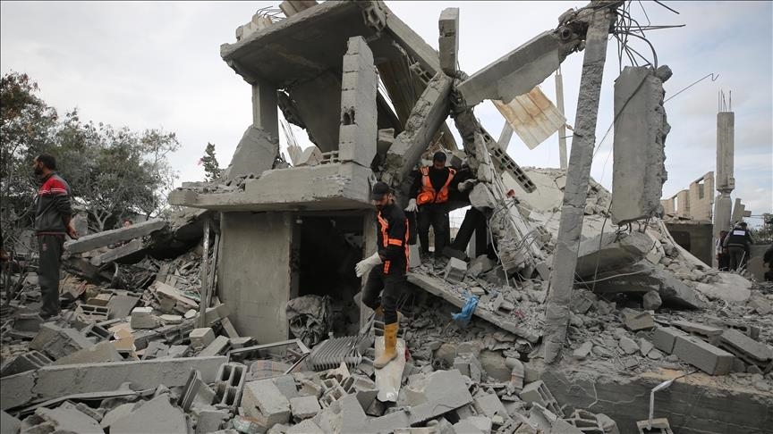 Plusieurs Palestiniens tués et blessés dans le bombardement par l'armée israélienne d'une maison à Rafah