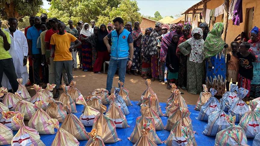 Türkiye Diyanet Vakfından Gine Bissau'da 1000 aileye gıda yardımı Türkiye Diyanet Vakfından Gine Bissau'da 1000 aileye gıda yardımı