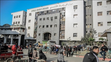 Израелската војска привела 500 Палестинци од болница во Газа