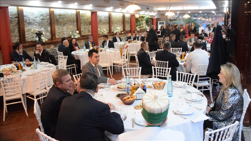 Ambasada turke në bashkëpunim me Gjyshatën Bektashiane të Elbasanit organizojnë iftar